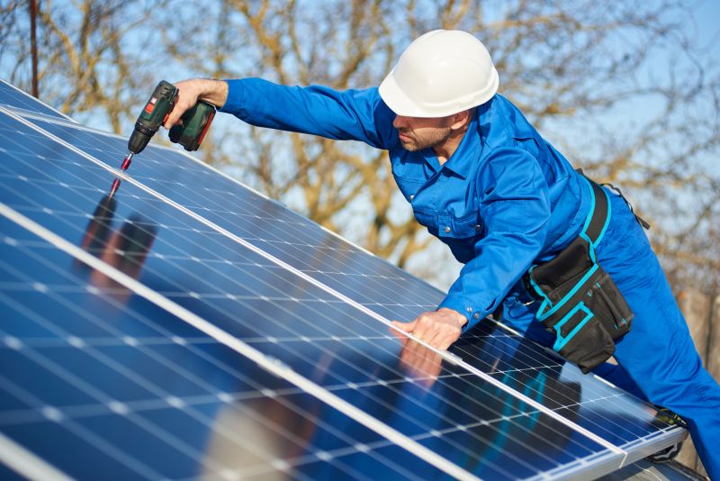 Local Solar Panels Service pros at work